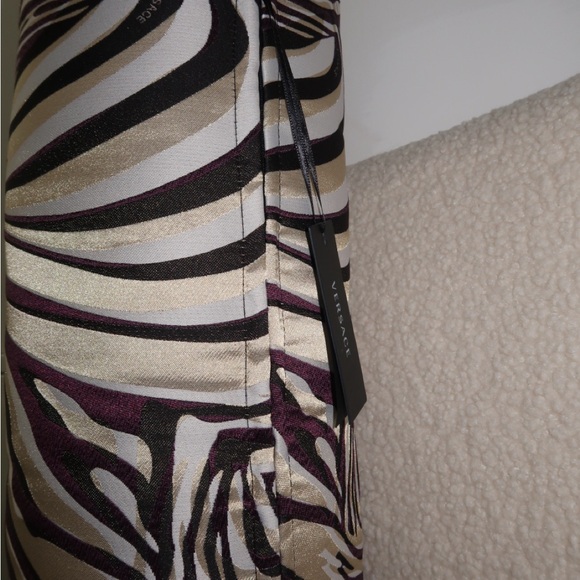 2 Vintage Versace Pillows - Picture 5 of 11